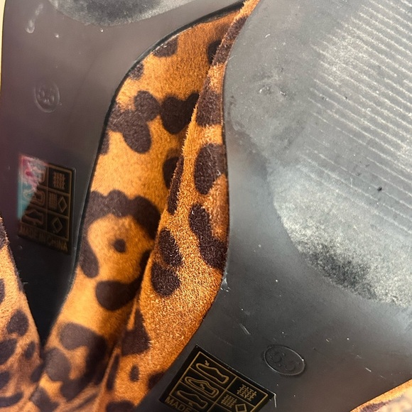 Leopard Print Ankle Boots used like new 🐆
(G) - Picture 5 of 7